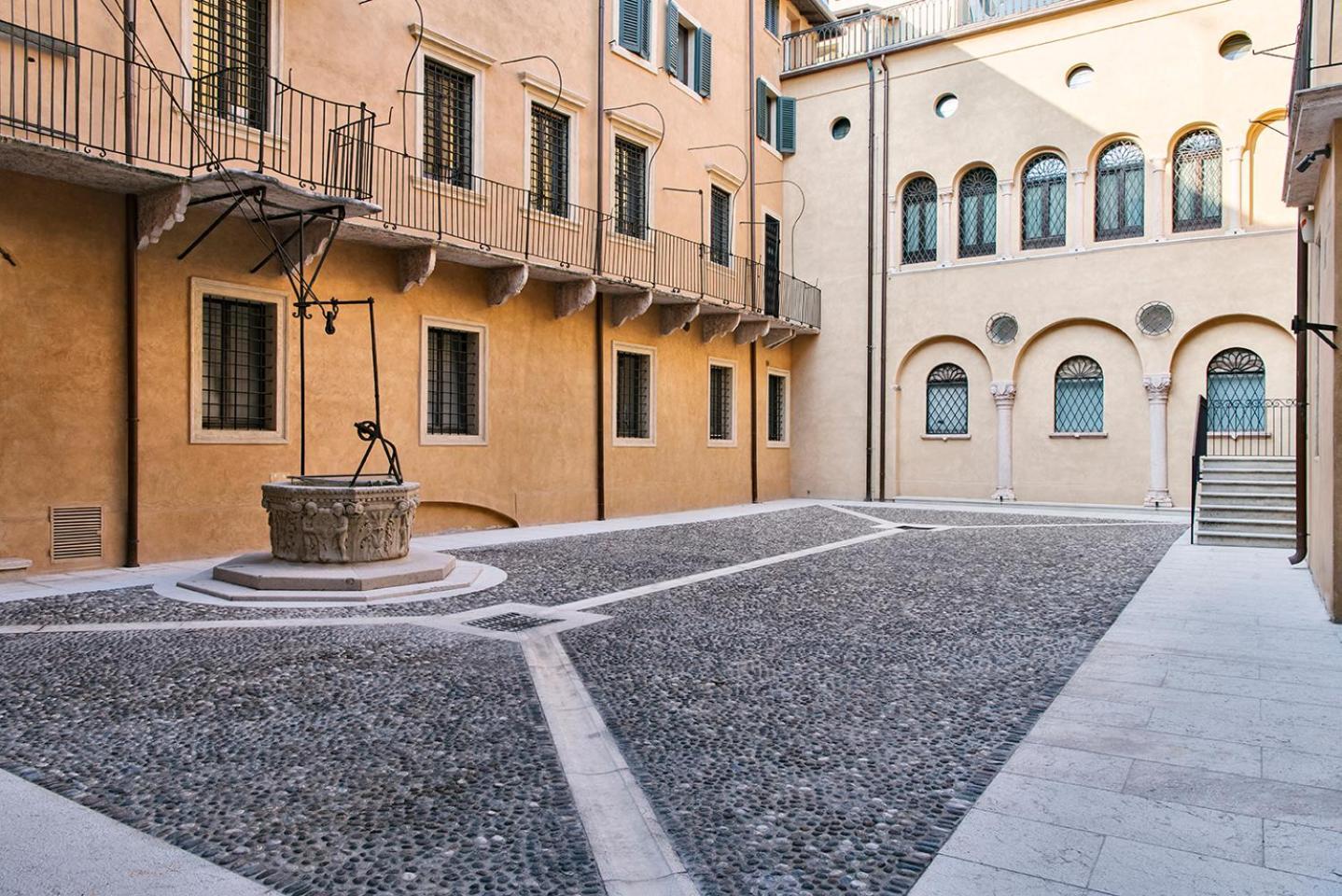 Palazzo Confalonieri Da Lisca 베로나 외부 사진