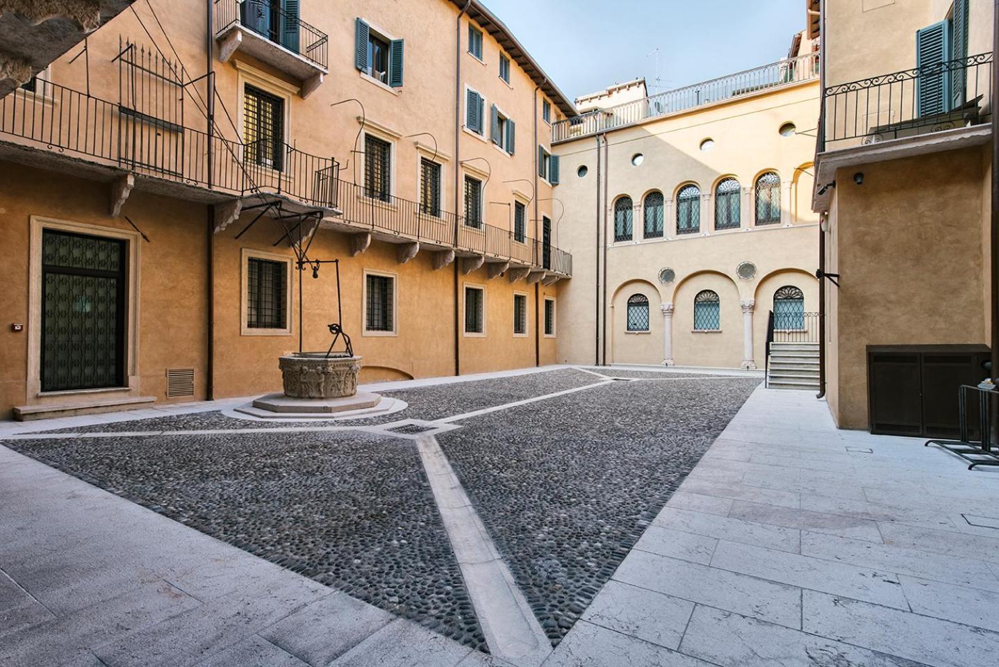 Palazzo Confalonieri Da Lisca 베로나 외부 사진